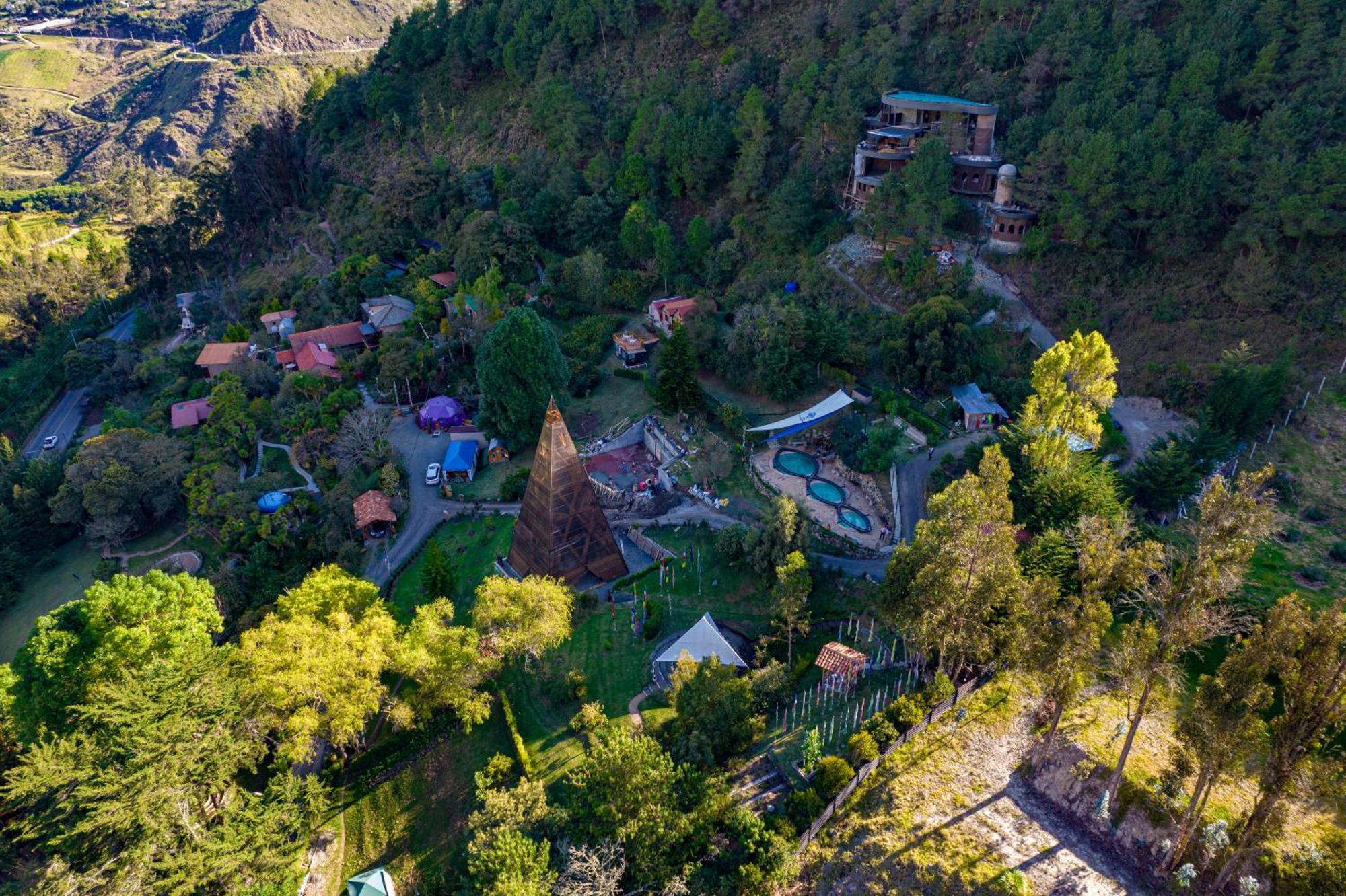 Hotel Twelve Hummingbirds Andes Retreat Paute Esterno foto